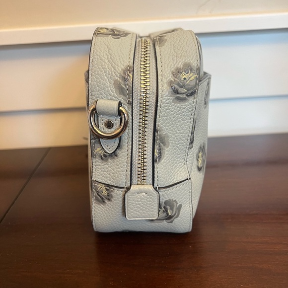 Sold - Picture 5 of 8